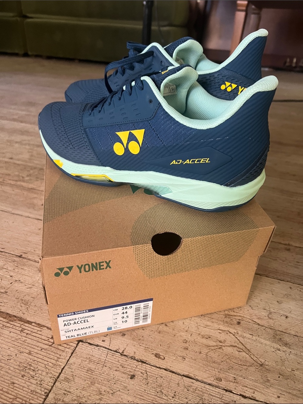 Yonex AD-ACCEL Men's Tennis Shoes in Teal Blue and Yellow. BRAND new NWT